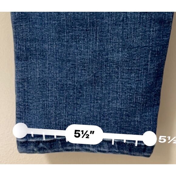 Democracy "Ab"solution distressed denim skinny jeans. Size 8P. - Picture 8 of 8